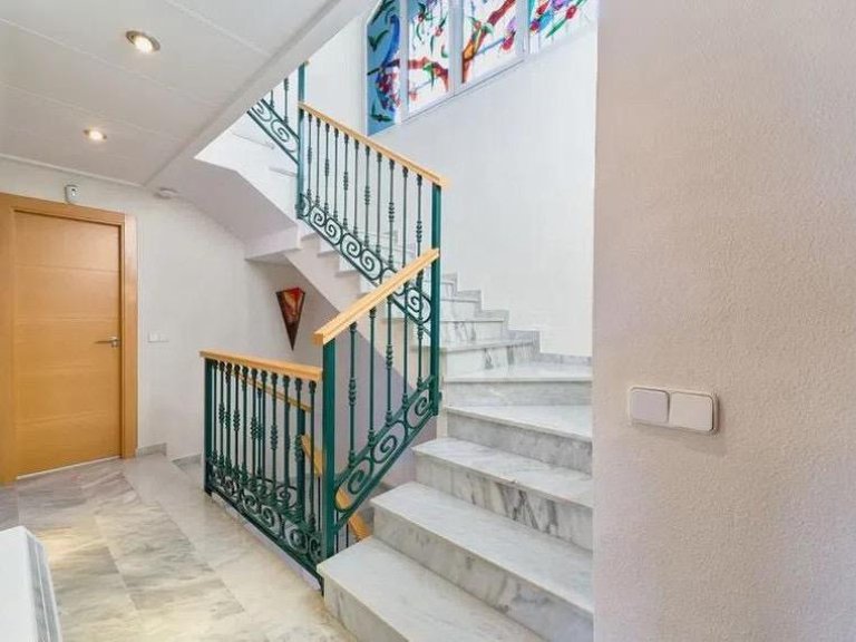 Villa for Sale in Málaga, Malaga 32