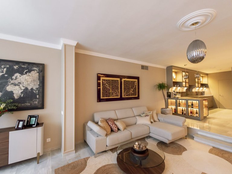 Villa for Sale in Nueva Andalucía, Malaga 19