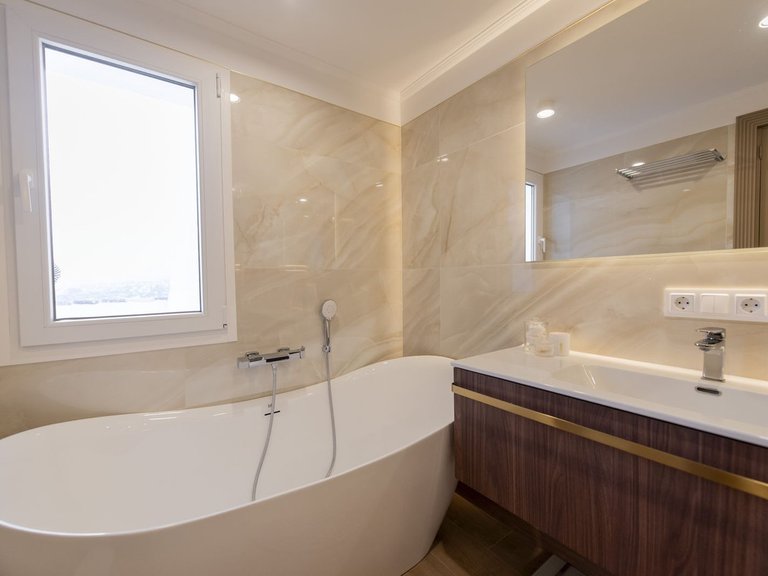 Villa for Sale in Nueva Andalucía, Malaga 24