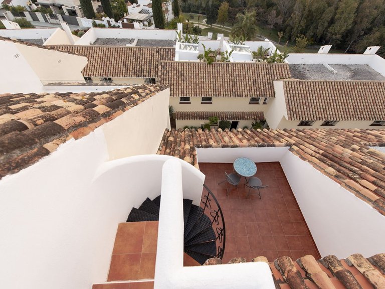 Villa for Sale in Nueva Andalucía, Malaga 25
