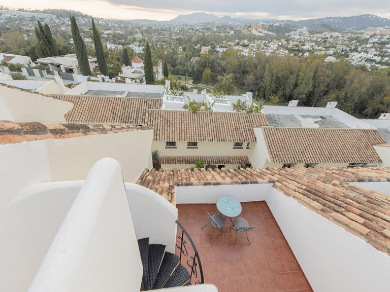 Villa for Sale in Nueva Andalucía, Malaga 26