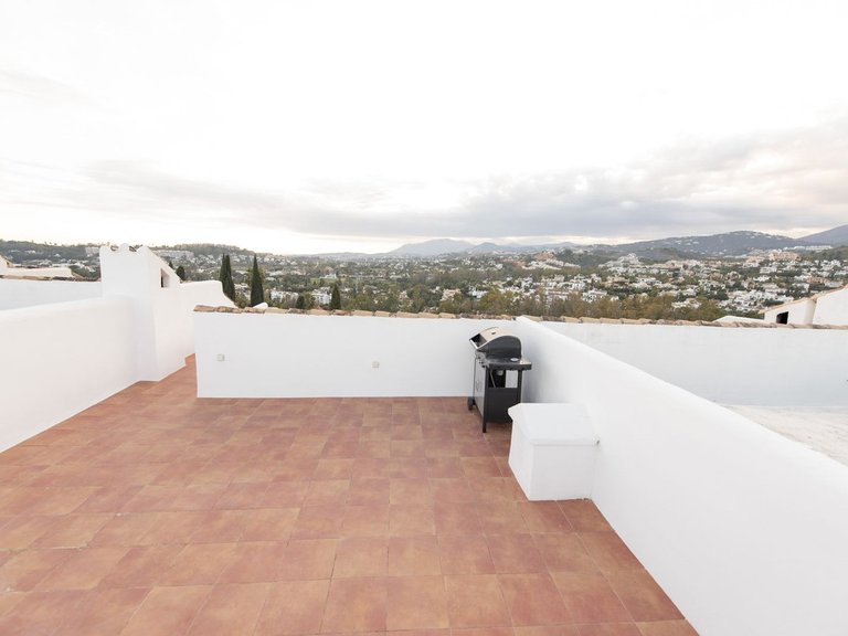 Villa for Sale in Nueva Andalucía, Malaga 35