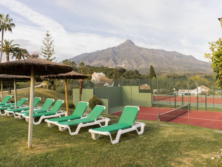 Villa for Sale in Nueva Andalucía, Malaga 37