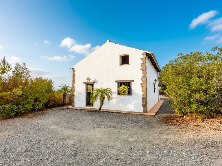 Villa for Sale in Coín, Malaga 4
