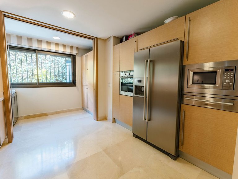 Apartment for Sale in La Quinta, Malaga 11