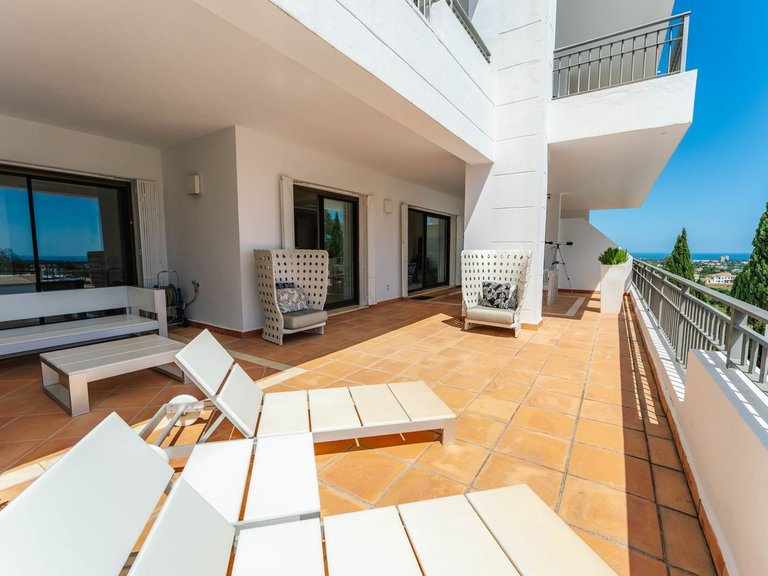 Apartment for Sale in La Quinta, Malaga 4