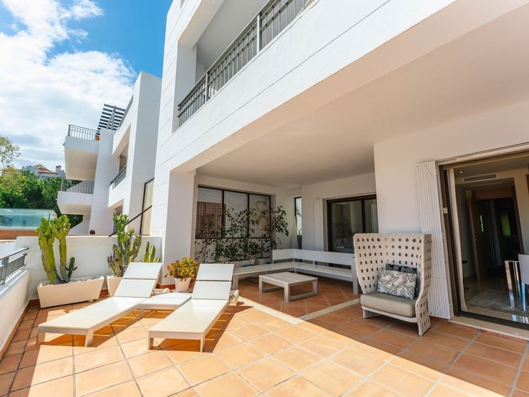 Apartment for Sale in La Quinta, Malaga 6