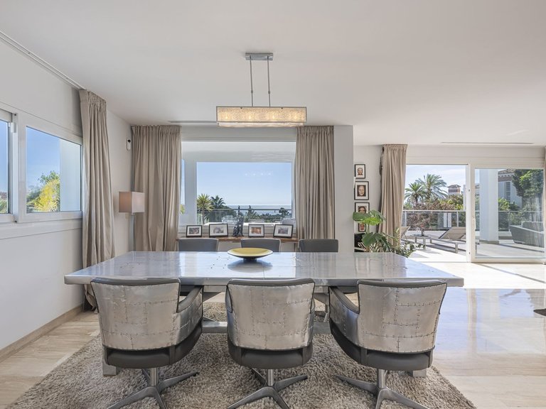 Villa for Sale in El Rosario, Malaga 11