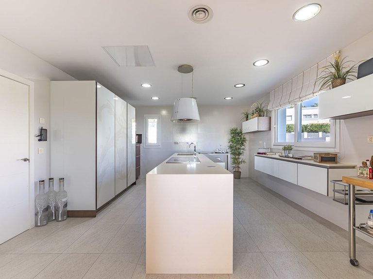 Villa for Sale in El Rosario, Malaga 13