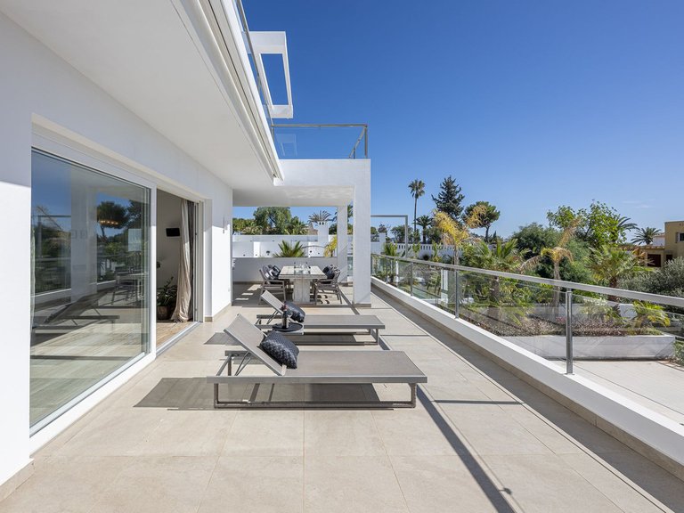 Villa for Sale in El Rosario, Malaga 18