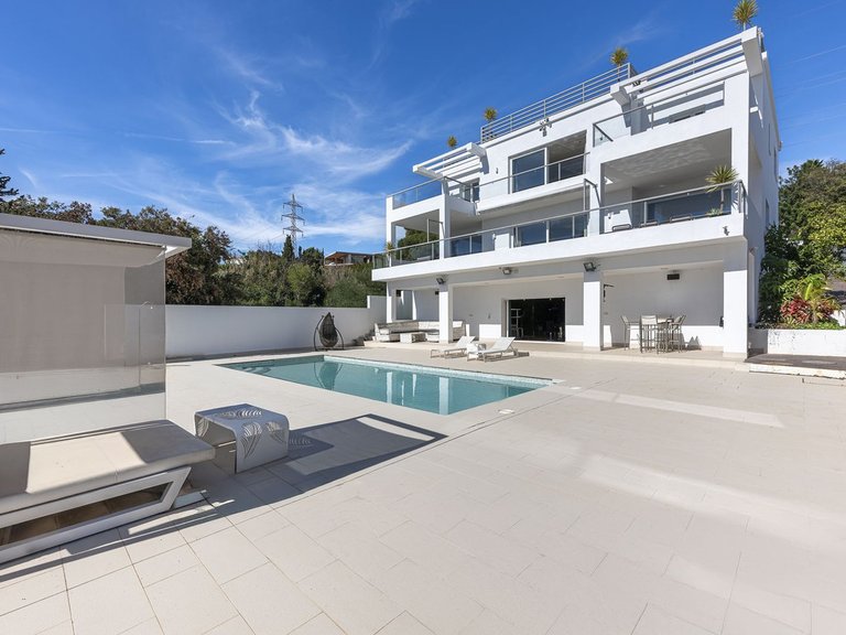 Villa for Sale in El Rosario, Malaga 2
