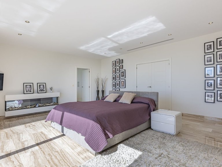 Villa for Sale in El Rosario, Malaga 25