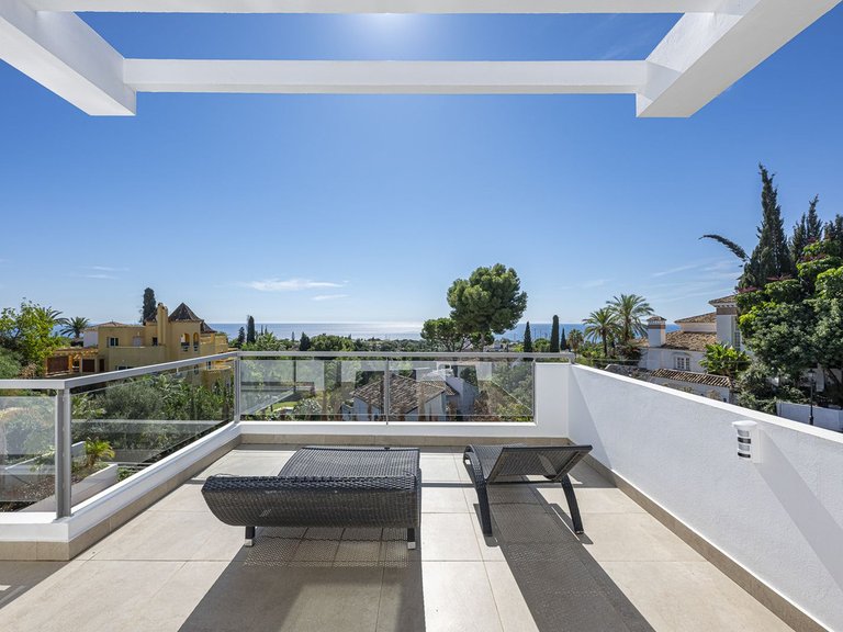 Villa for Sale in El Rosario, Malaga 26