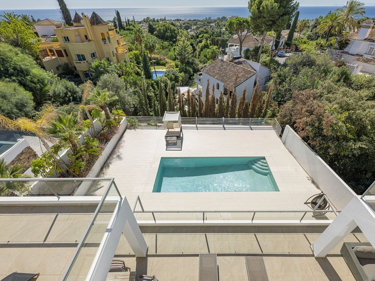 Villa for Sale in El Rosario, Malaga 27
