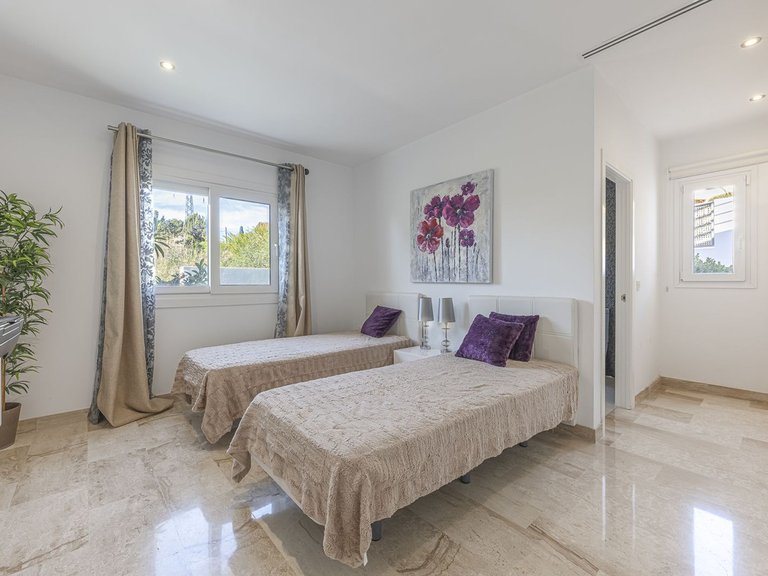 Villa for Sale in El Rosario, Malaga 34