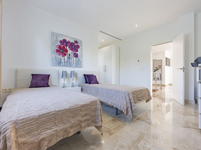 Villa for Sale in El Rosario, Malaga 35