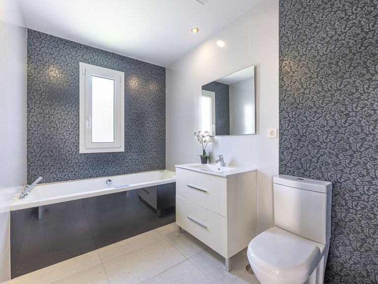 Villa for Sale in El Rosario, Malaga 36