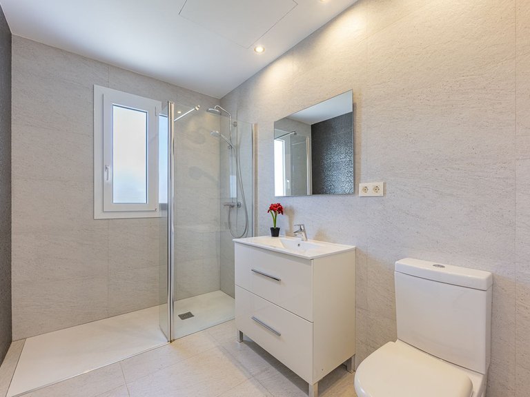 Villa for Sale in El Rosario, Malaga 42