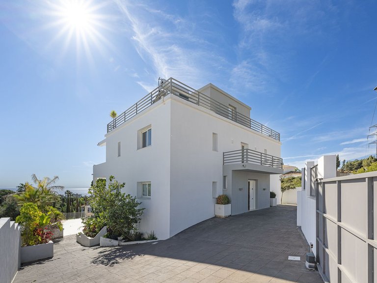 Villa for Sale in El Rosario, Malaga 54