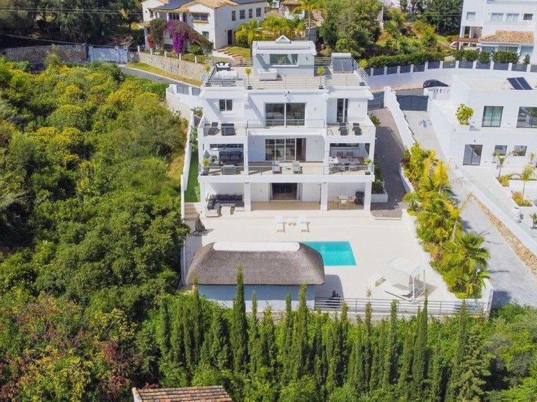 Villa for Sale in El Rosario, Malaga 57