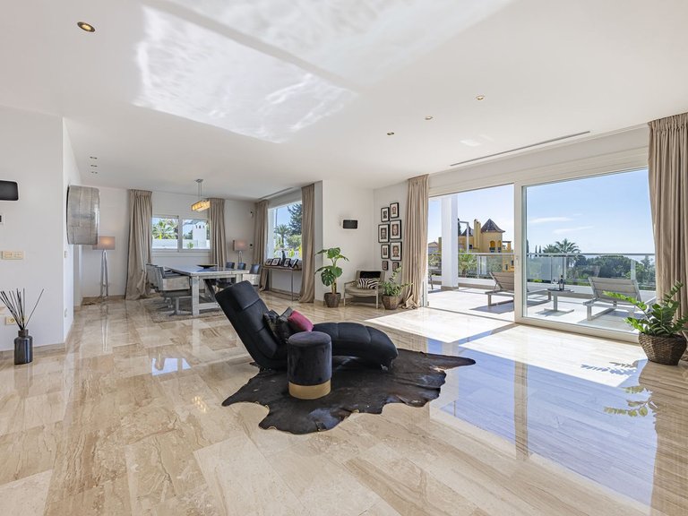 Villa for Sale in El Rosario, Malaga 7