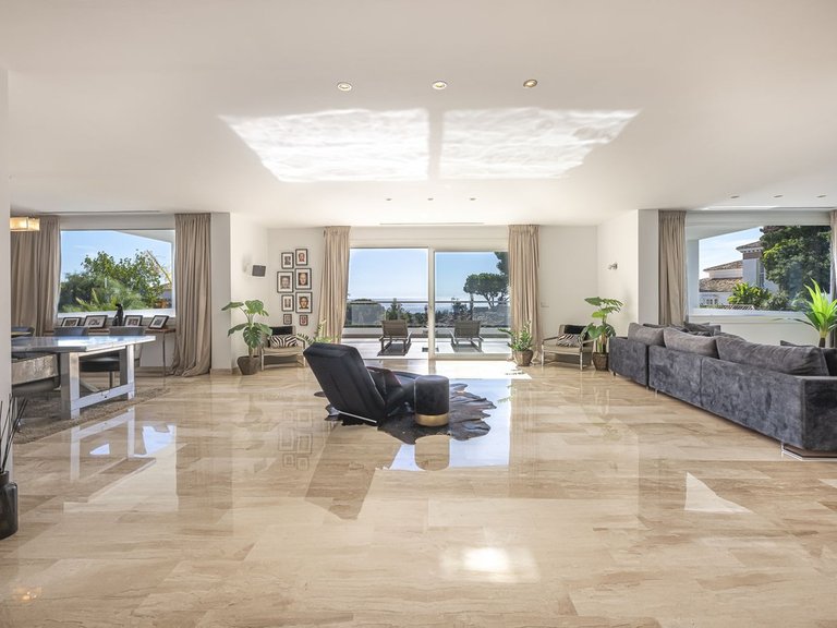 Villa for Sale in El Rosario, Malaga 8