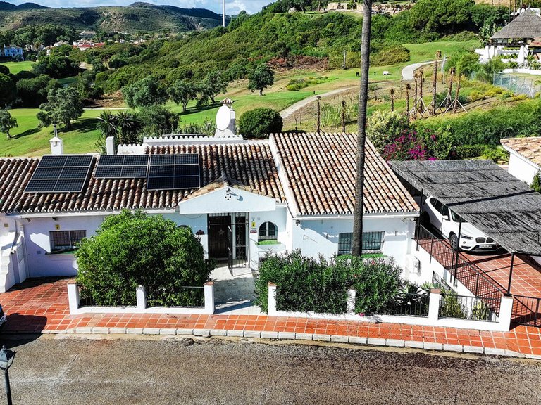 Villa for Sale in La Duquesa, Malaga 1