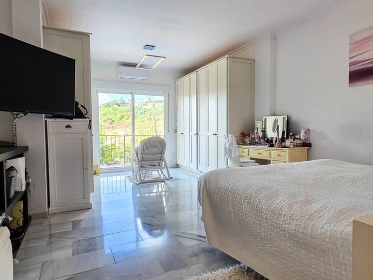 Villa for Sale in La Duquesa, Malaga 10