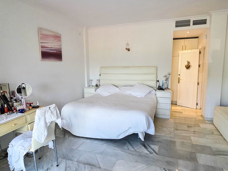 Villa for Sale in La Duquesa, Malaga 11