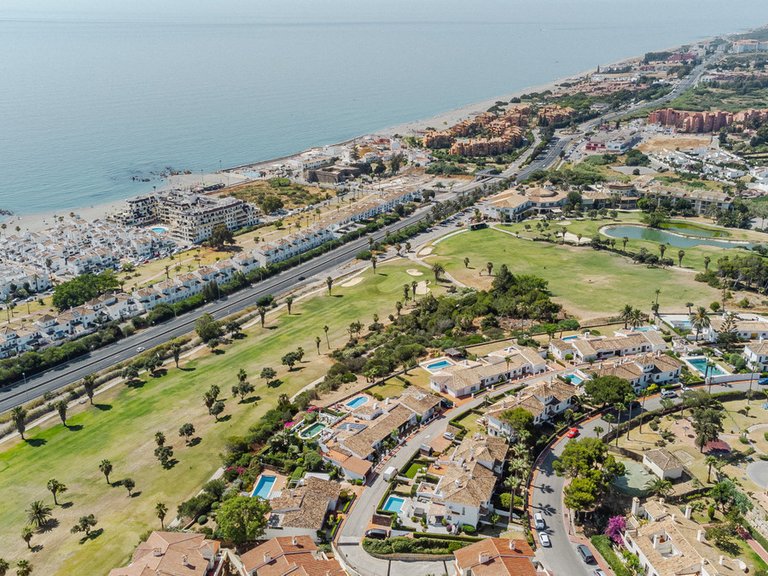 Villa for Sale in La Duquesa, Malaga 43