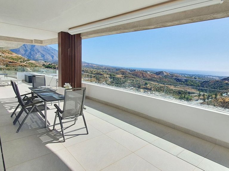 Apartment for Sale in La Quinta, Malaga 1