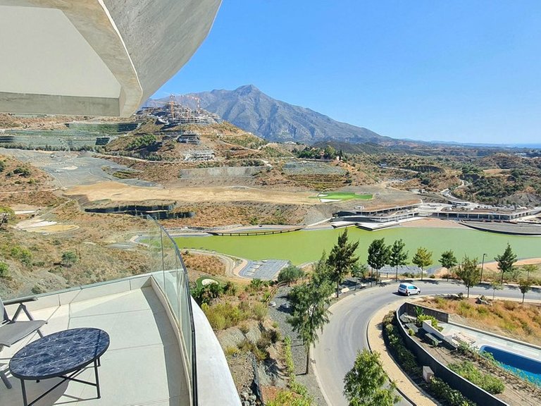 Apartment for Sale in La Quinta, Malaga 3