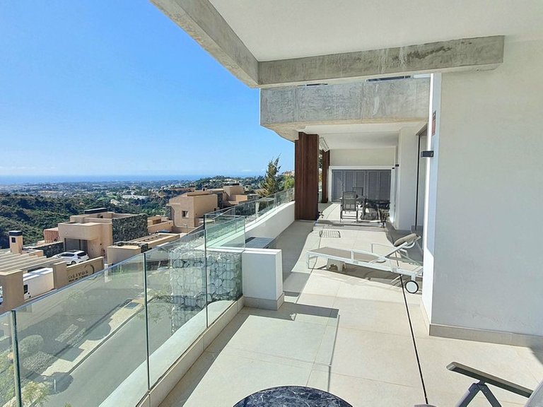 Apartment for Sale in La Quinta, Malaga 4