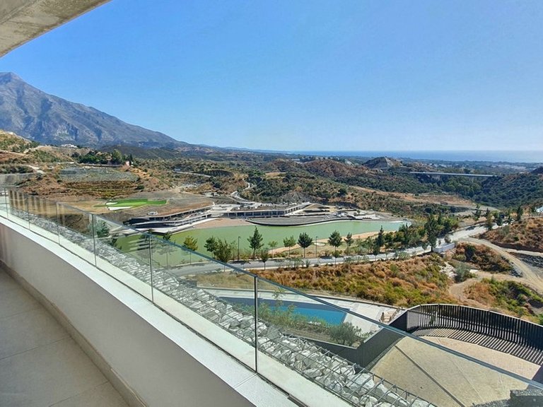 Apartment for Sale in La Quinta, Malaga 5