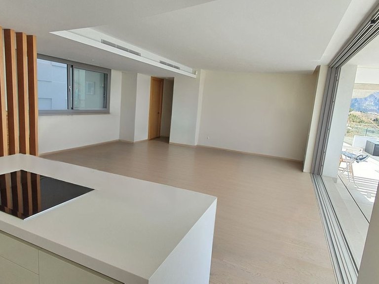 Apartment for Sale in La Quinta, Malaga 9