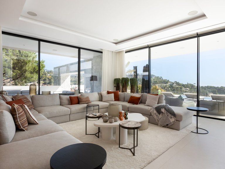 Villa for Sale in El Madroñal, Malaga 11