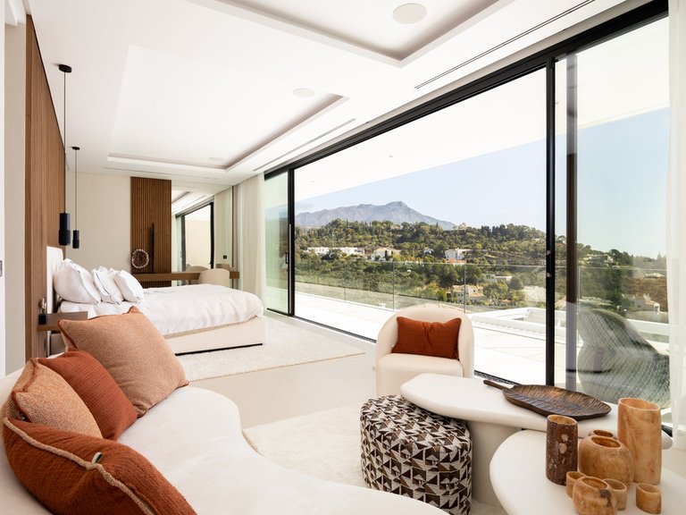 Villa for Sale in El Madroñal, Malaga 13