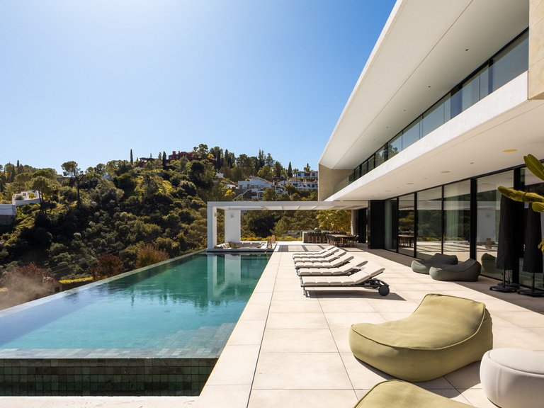 Villa for Sale in El Madroñal, Malaga 3