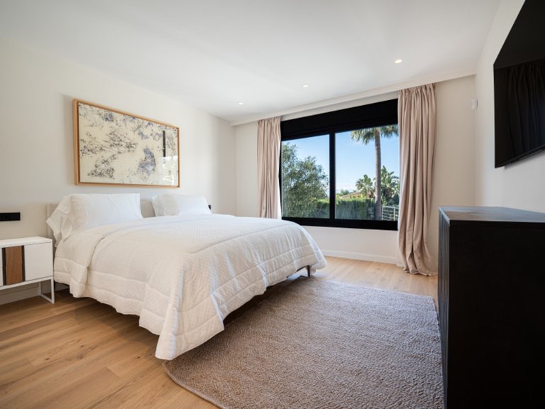 Villa for Sale in Nagüeles, Malaga 10