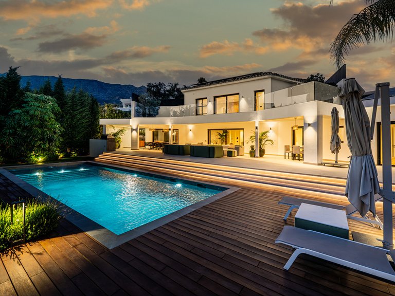 Villa for Sale in Nagüeles, Malaga 20