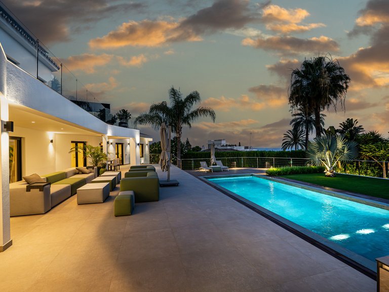 Villa for Sale in Nagüeles, Malaga 26
