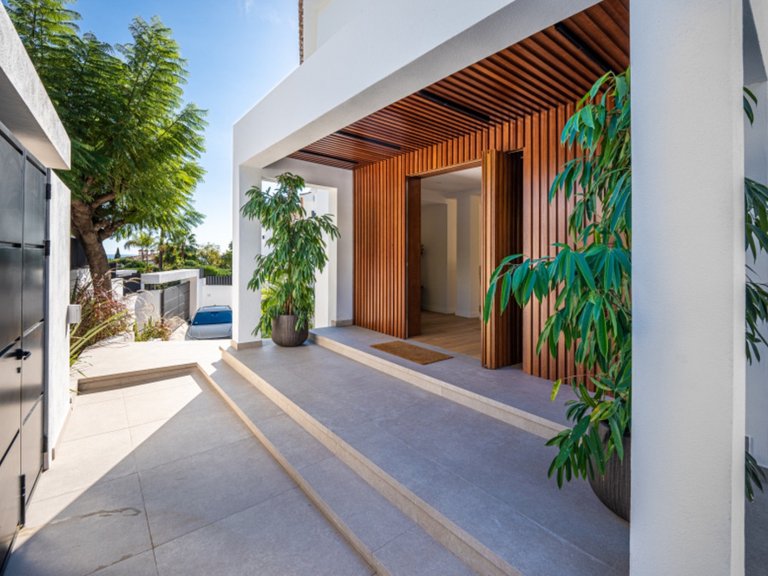 Villa for Sale in Nagüeles, Malaga 30