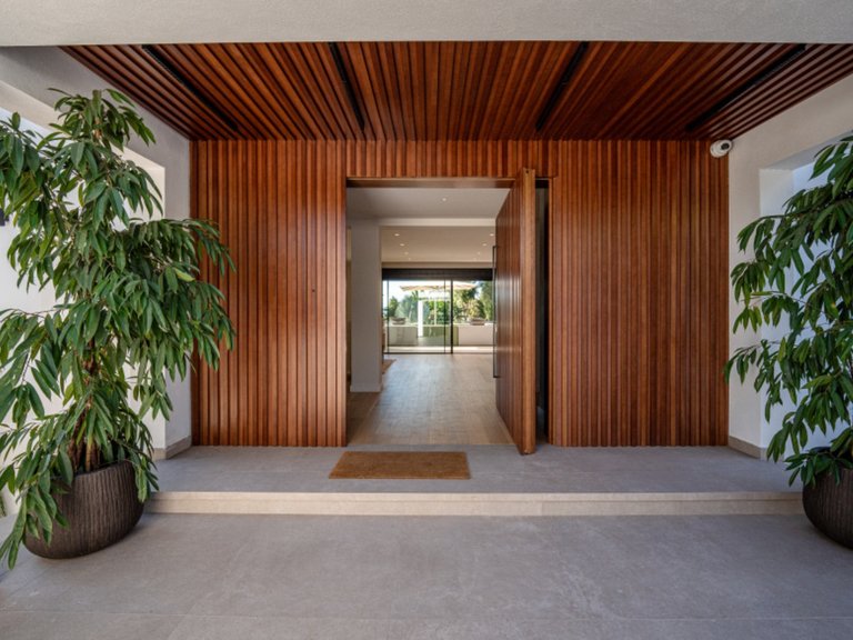 Villa for Sale in Nagüeles, Malaga 31