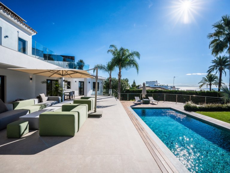 Villa for Sale in Nagüeles, Malaga 38