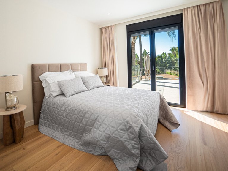 Villa for Sale in Nagüeles, Malaga 42