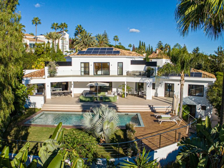 Villa for Sale in Nagüeles, Malaga 56
