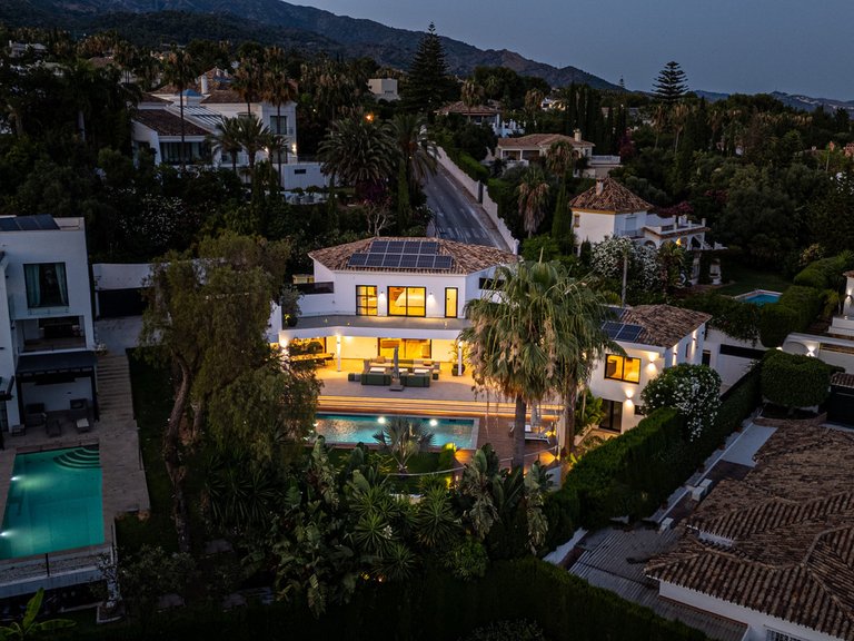 Villa for Sale in Nagüeles, Malaga 59