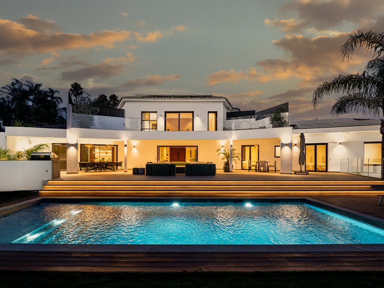 Villa for Sale in Nagüeles, Malaga 9