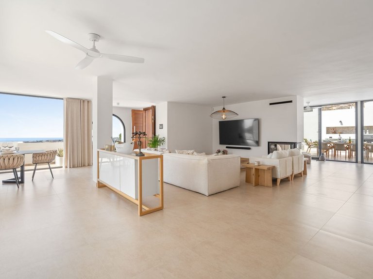 Villa for Sale in Nueva Andalucía, Malaga 22