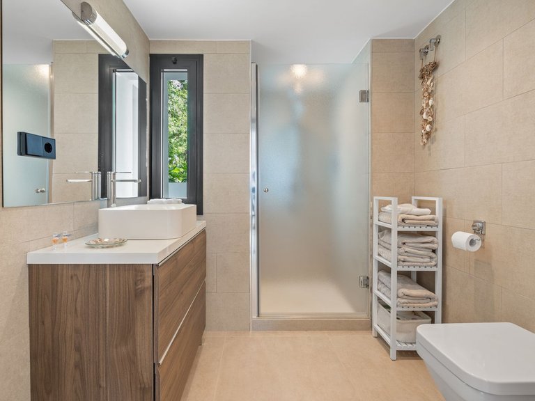 Villa for Sale in Nueva Andalucía, Malaga 27